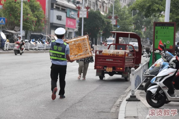 火车旅途的激情＂：张三与李四在K123次列车上被目击亲密举动，疑似已经离婚的前任再度复合？