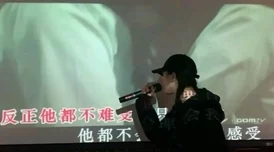 做瑷瑷的视频最经典十首歌曲：回顾那些陪伴我们成长的旋律，带你重温每一段感动与回忆