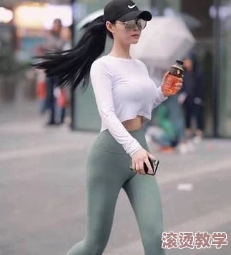 丰满熟妇五十路BBW：探讨成熟女性的魅力与自信，展现她们独特的生活方式和人生观念